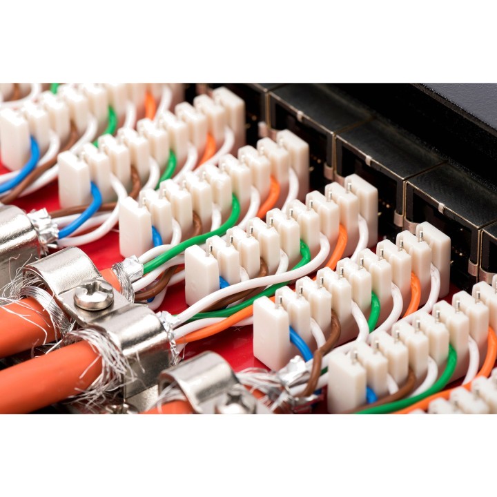 DIGITUS Shielded desktop patch panel CAT6A 12X RJ45 1701491