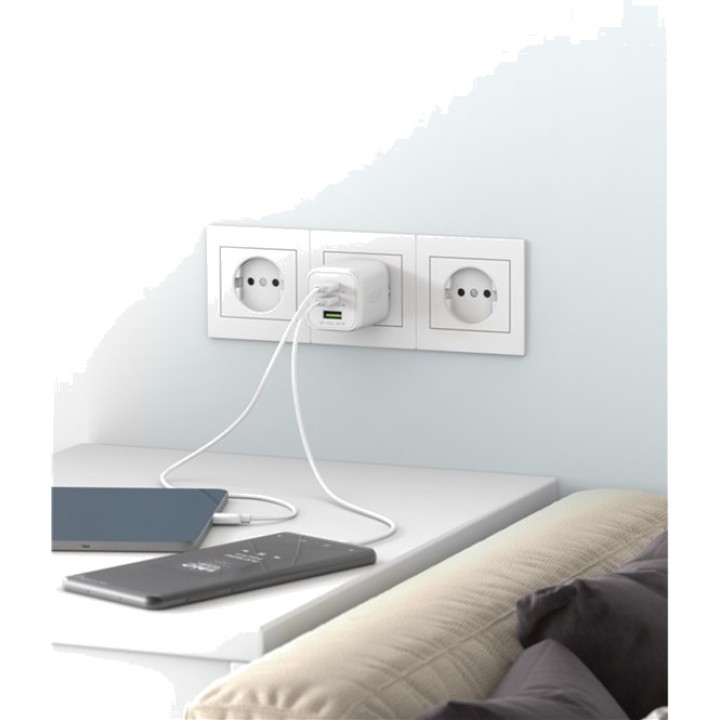 GOOBAY Chargeur mural rapide à 3 ports USB-C/USB-A NANO PD