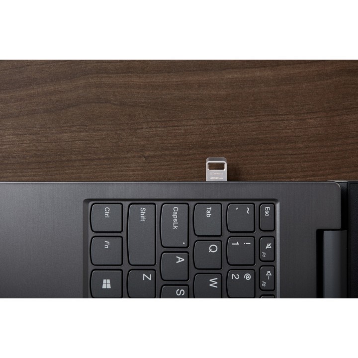 KINGSTON USB pomnilnik DATATRAVELER-MICRO-64GB 1849359