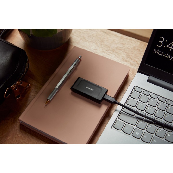KINGSTON Prenosťový externý SSD XS1000 1TB-USB 3.2 GEN 2