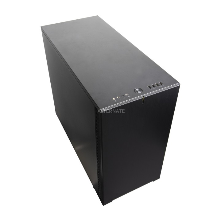 Ordenador de sobremesa para juegos con caja insonorizada