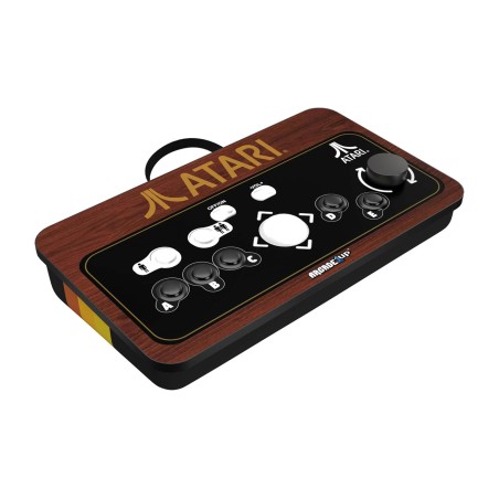 retro konzola z brezžično arkadno krmilno ploščo za igranje z zofe atari-couchcade