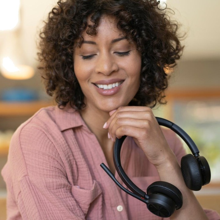 POLY Bezdrôtové Bluetooth slúchadlá s adaptérom USB-C