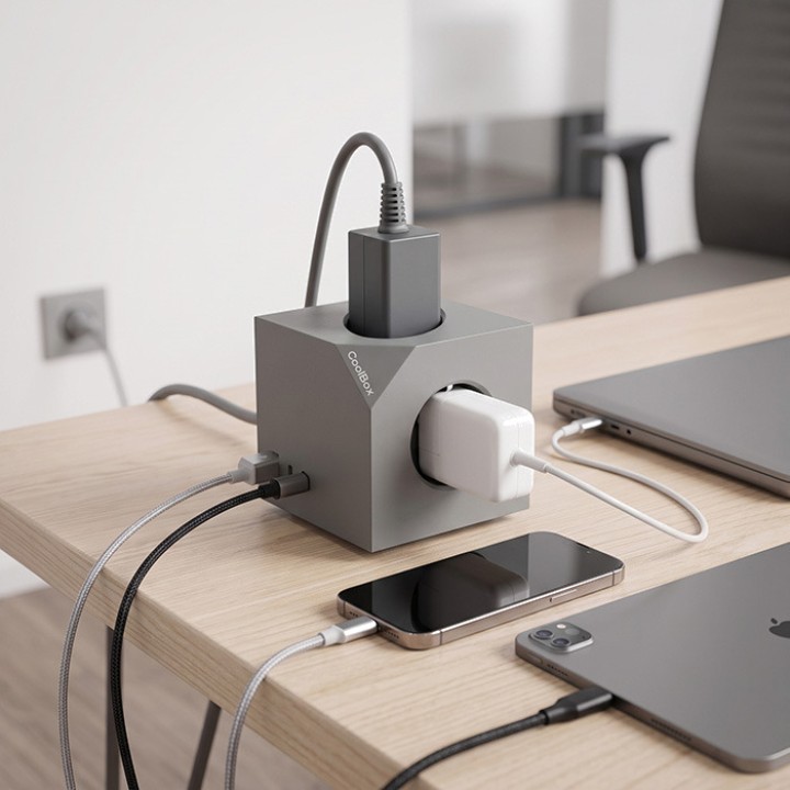 COOLBOX Base multienchufe magnética con cable, tres tomas y puertos USB CUBIK-MAGNET 3-SCHUKO 2XUSB-C 1XUSB-A PD-20W MGS00000361