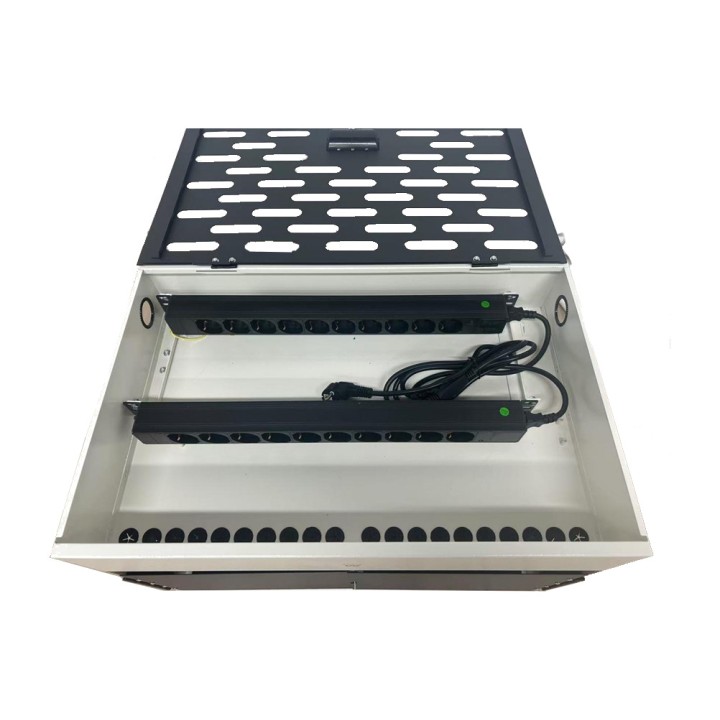 EWENT Desktop cabinet with lock for charging 20 laptops and