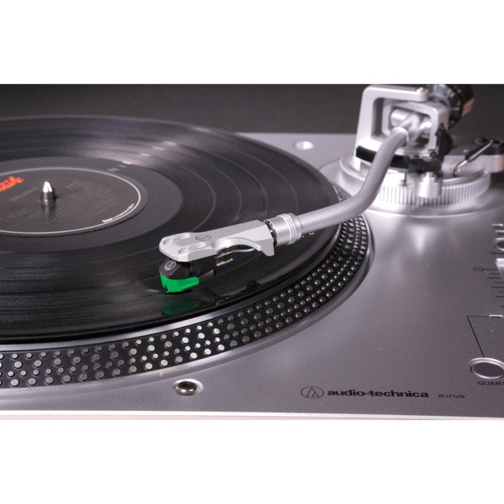 AUDIO-TECHNICA Professional direct-drive turntable with USB