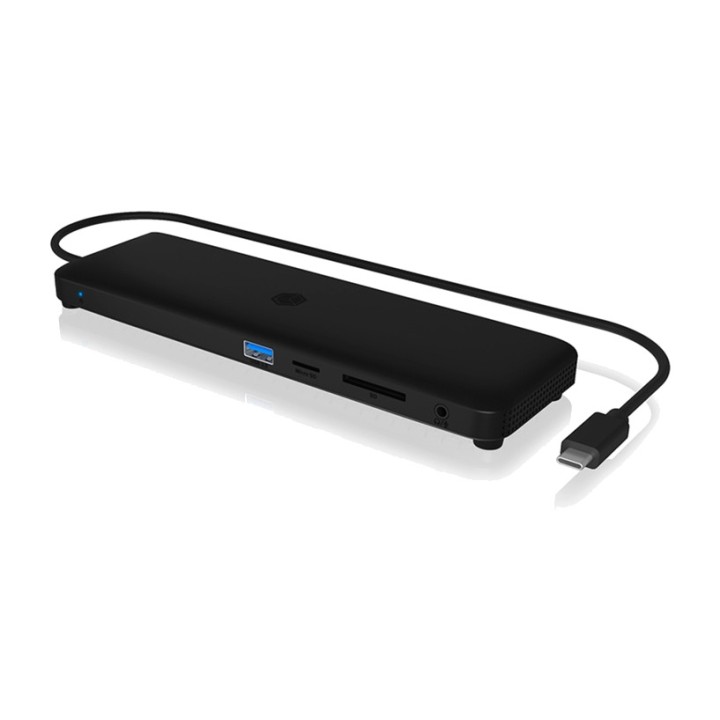 ICY BOX USB-C docking station for three monitors with laptop
