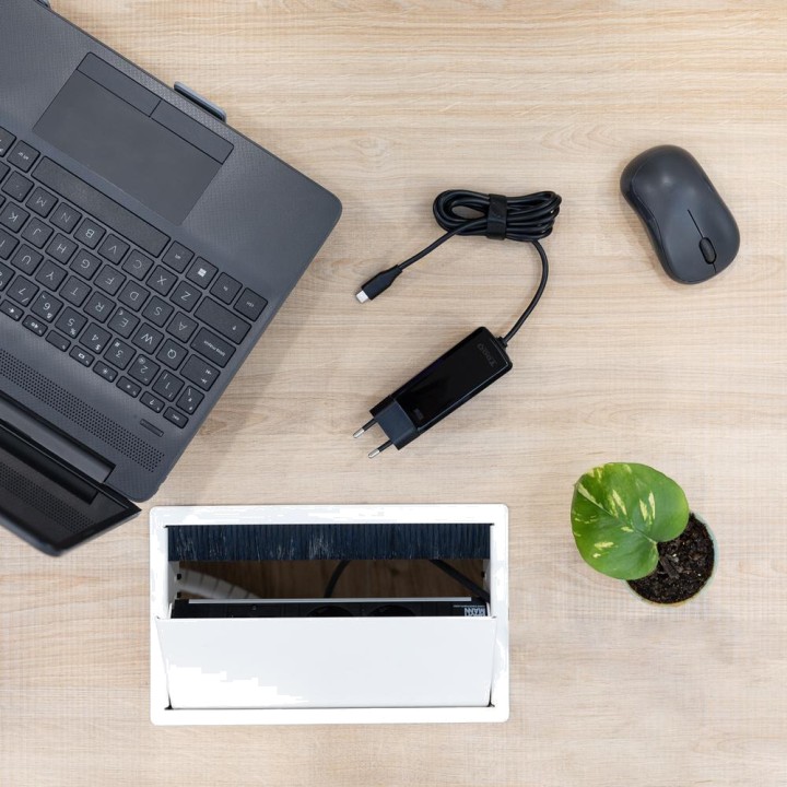 TOOQ Nabíjačka GaN USB-C pre notebook s káblom