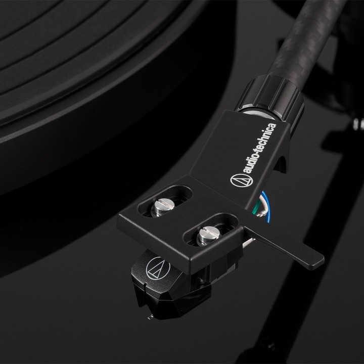 AUDIO-TECHNICA Manueller Hi-Fi-Plattenspieler mit