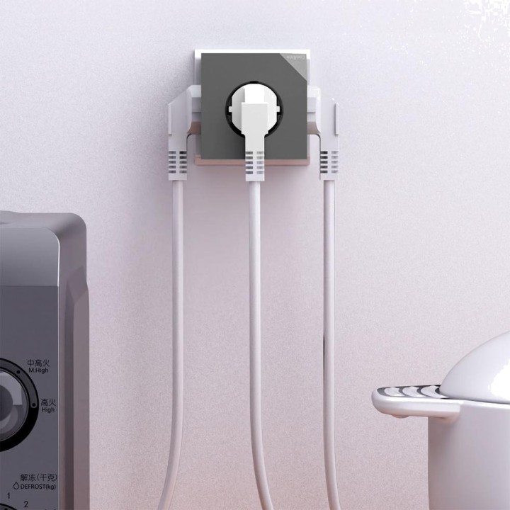 COOLBOX Bloc multiprise mural avec trois prises et ports USB