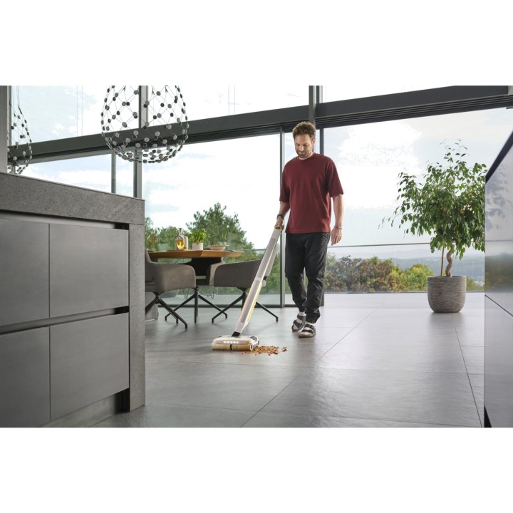 KÄRCHER Akku-Hartbodenreiniger mit 4 Walzen und LCD-Display