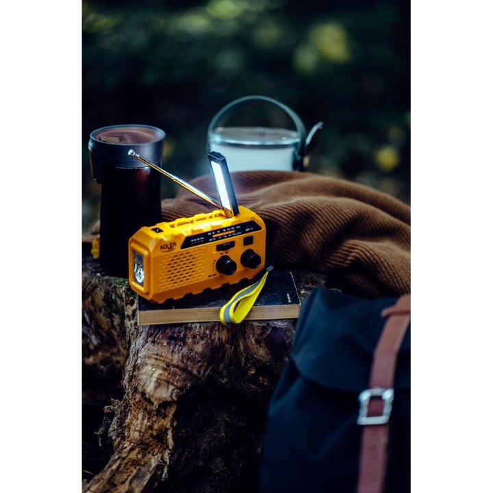 ADLER Radio portátil solar con manivela y linterna AD 1197 FM 1200 MAH 8 CM 51115