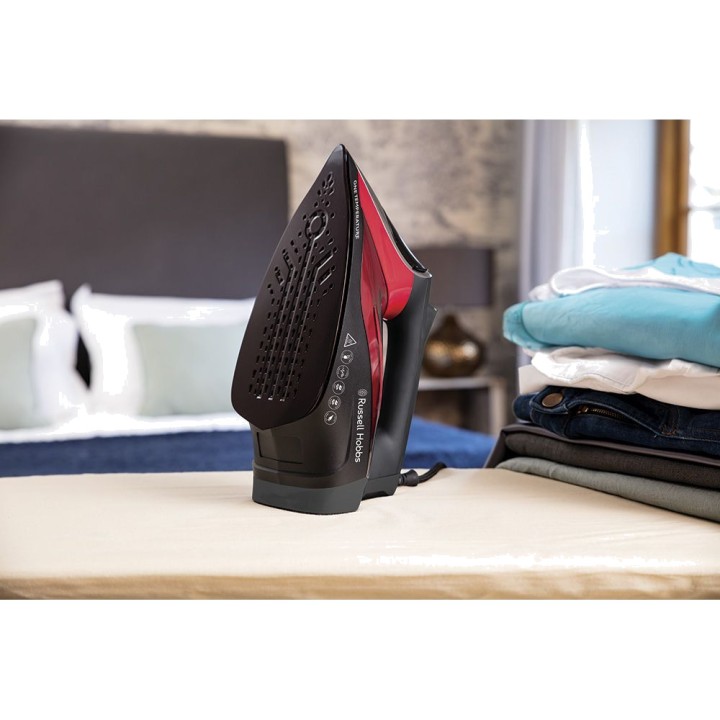RUSSELL HOBBS Steam iron with tourmaline ceramic soleplate