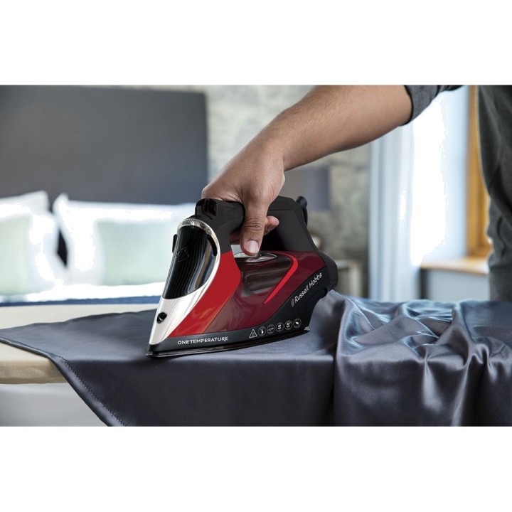 RUSSELL HOBBS Fer à vapeur avec semelle en céramique et