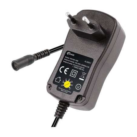 justerbar elektronisk nätdel med 6 utbytbara kontakter 3-12v 1500 ma