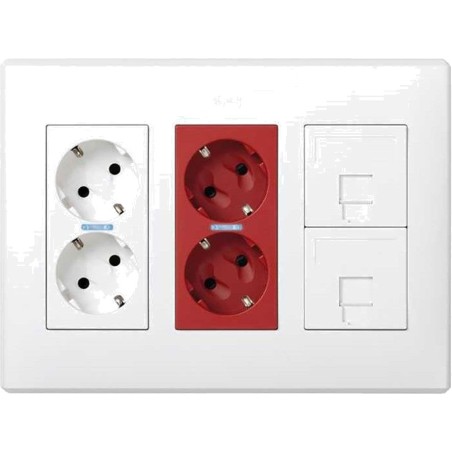 yt- eller infälld dosa med 4 uttag och 2 datauttag 500 cima rj45 223x167x46mm