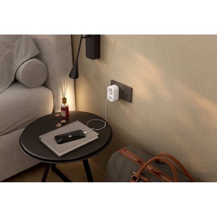 SIMON Schuko-yhdistelmäsovitin USB A- ja C-laturilla 30 W 16