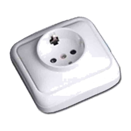 nástenná zásuvka schuko s bočným uzemnením spa-16 a 250 v 77x77x30mm