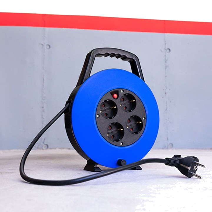 EDM Enrollacables doméstico de 4 tomas schuko con protector