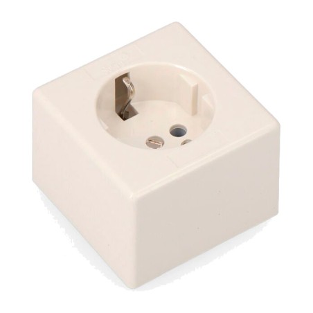 square surface-mounted socket schuko-10/16 a 250 v 4,8 mm