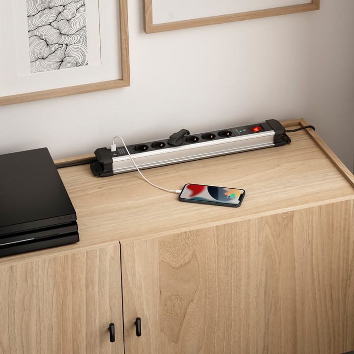 SIMON Bloc multiprise en aluminium avec 6 prises et 2 ports