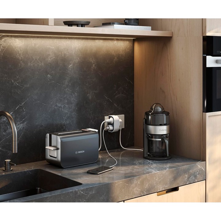 SIMON Vridbar schuko-adapter med 2 uttag 16 A 250 V (2UD)