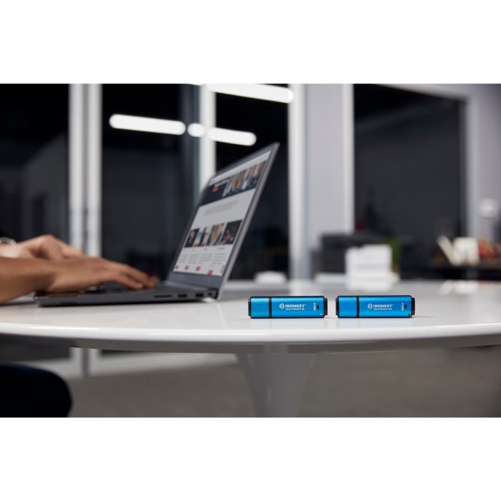 KINGSTON Hardwarematig versleutelde USB-stick met USB-C