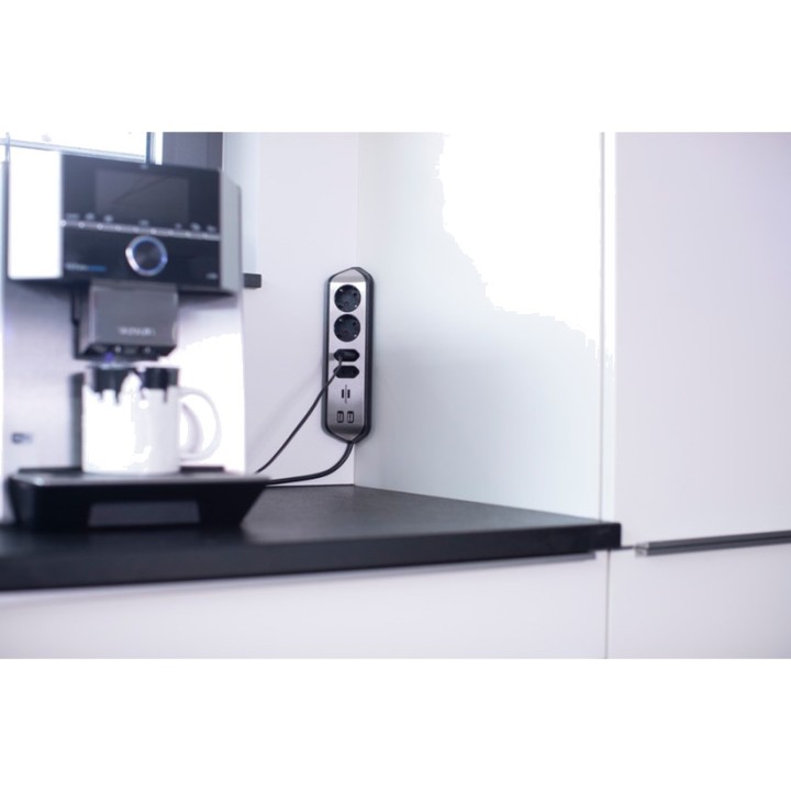 BRENNENSTUHL Regleta de enchufes de esquina ESTILO-ECK 4-TOMAS 2-USB 2M 1832684VAR