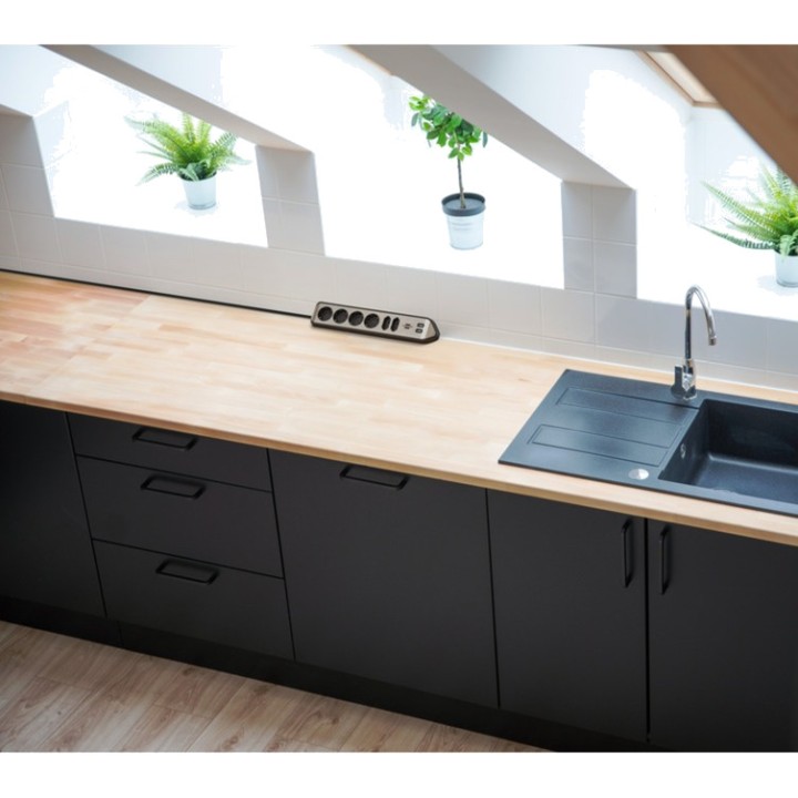 BRENNENSTUHL Regleta de enchufes de esquina ESTILO-ECK 6-TOMAS 2-USB 2M 1832693VAR
