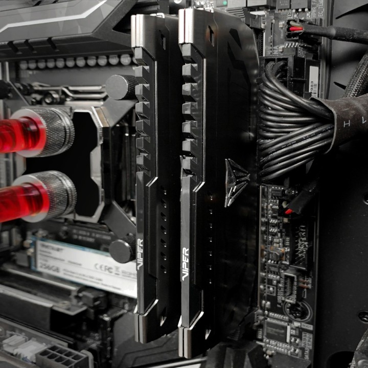 PATRIOT Komplet pomnilnika RAM DIMM VIPER STEEL DDR4 3600MHZ