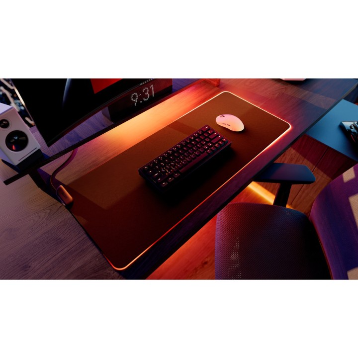 HYTE XXL gamer egérpad RGB világítással CNVS 900X370MM