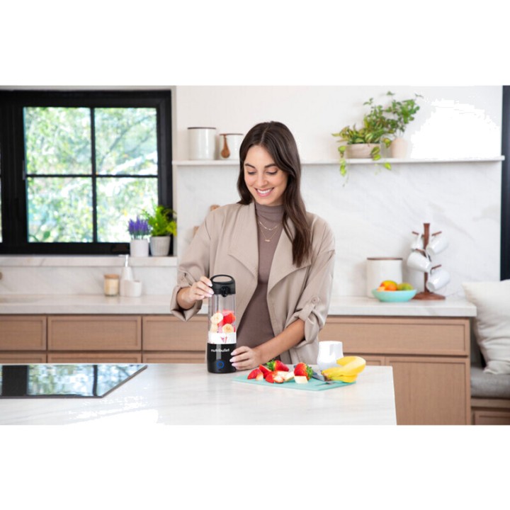 NUTRIBULLET Prenosni mešalnik s kozarcem na baterijo